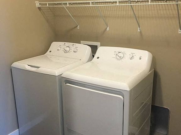 Courtyard Washer/Dryer