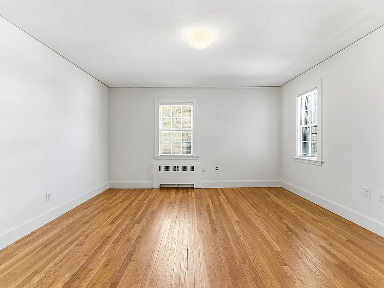 48 Acacia Ave — Photo 19