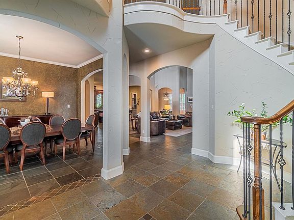 3rd image of 10973 Southbury Ln