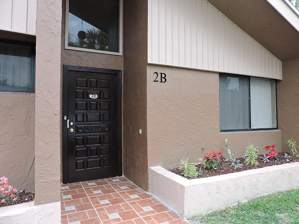 166 Sparrow Dr #2B