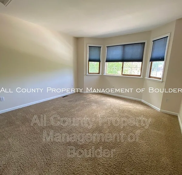 1452 Zinnia Cir — Photo 13