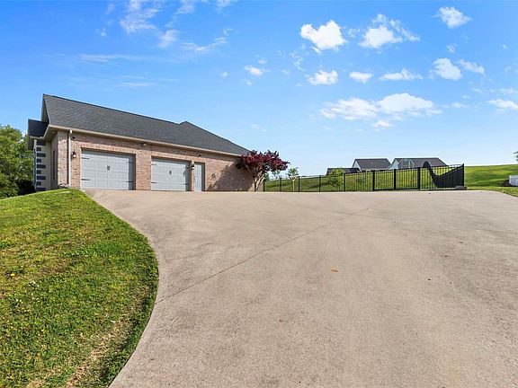 4th image of 1430 Wedgewood Dr