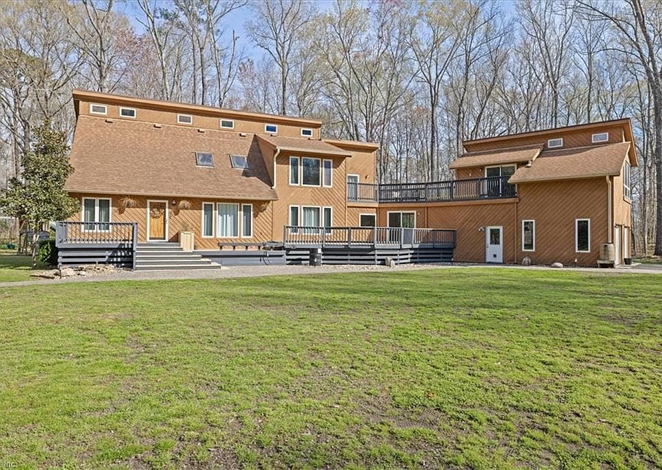 1st image of 715 Paula Dr