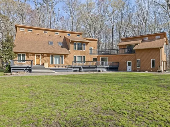 715 Paula Dr, Chesapeake, VA 23322