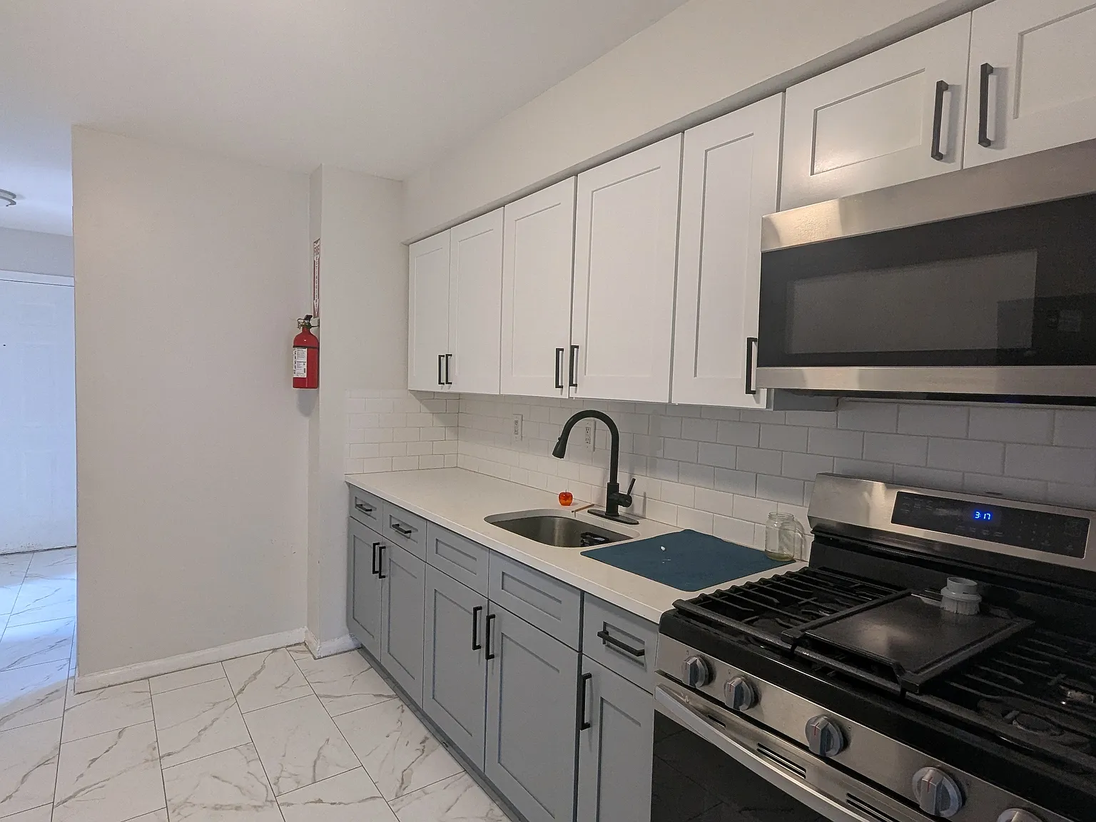 2 bed, $1,975 — Photo 1