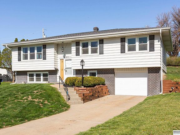 3rd image of 5052 Arbor Cir