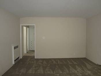 4th image of 2541 Magnolia Ave