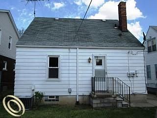 5th image of 6251 Rosemont Ave