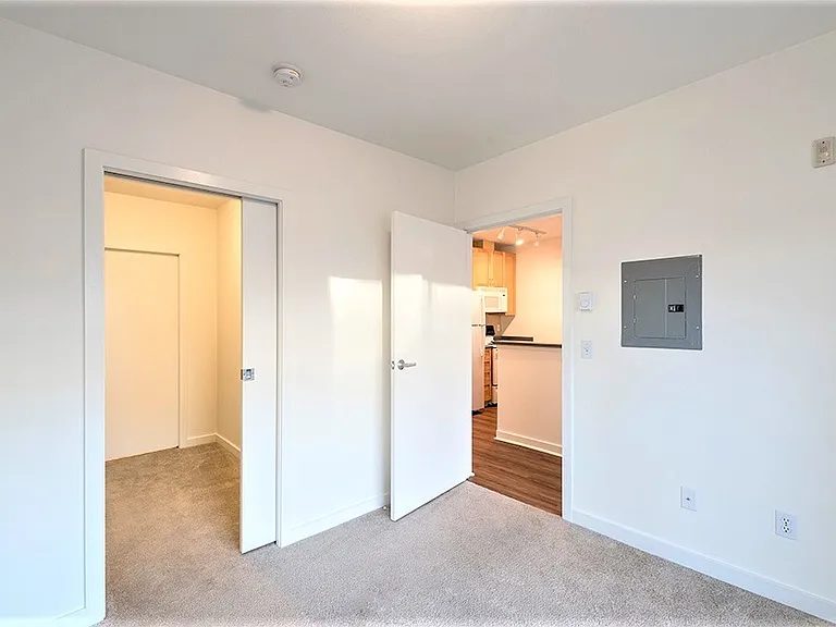 Five 2 Five 1st Ave West — Photo 8
