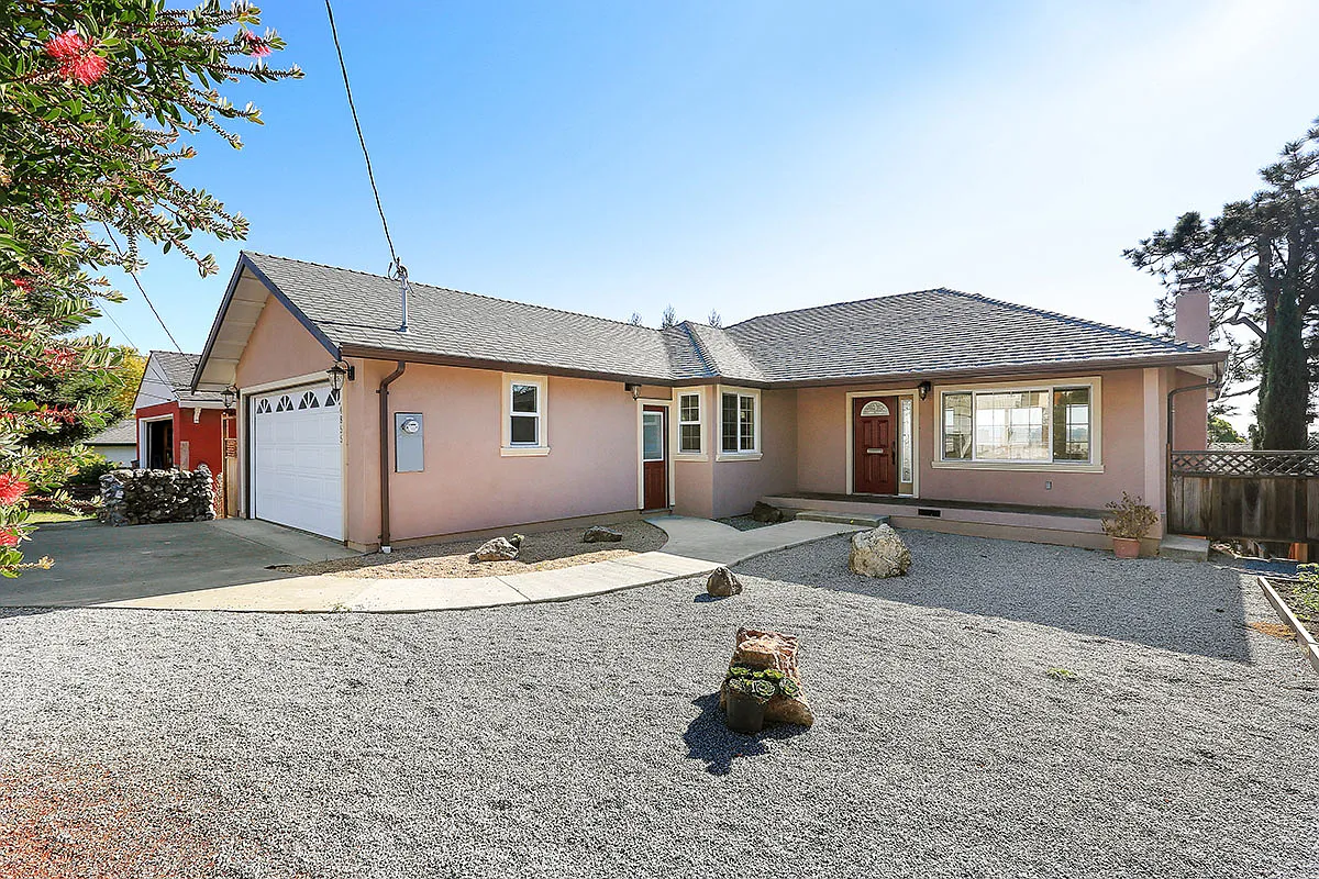 4855 James Ave photo 1