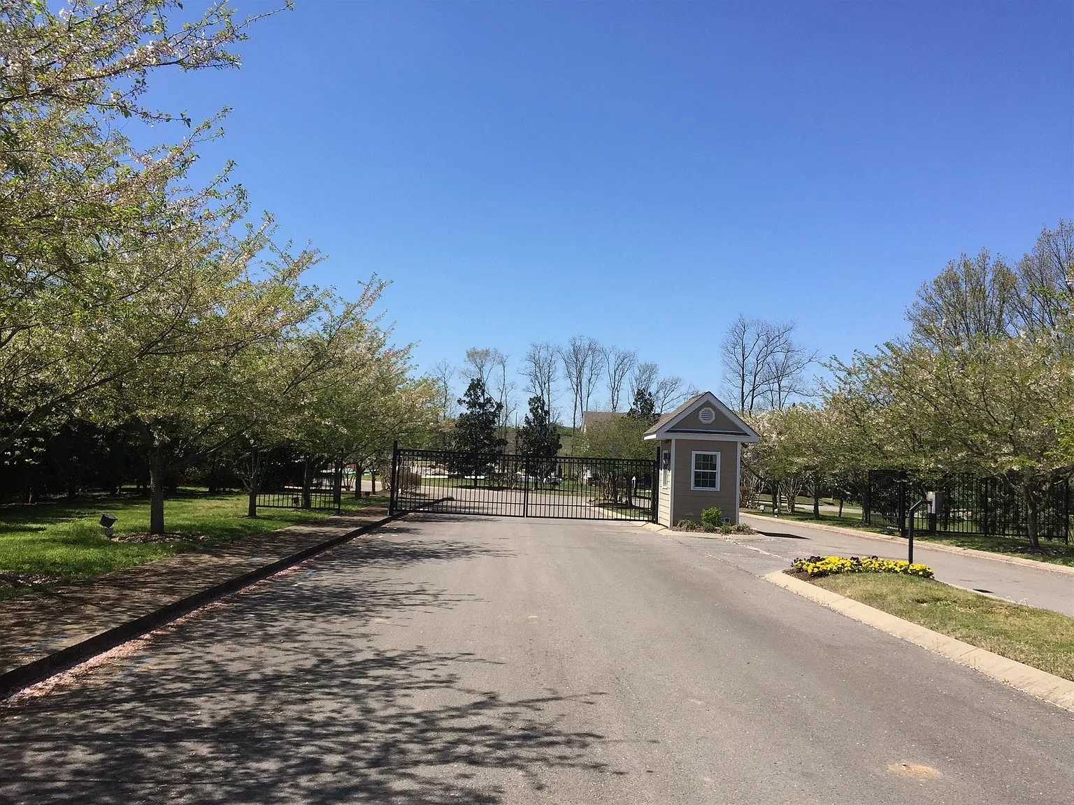 2 bed, 2.5 bath, 1202 sqft, $1,650 — Photo 3