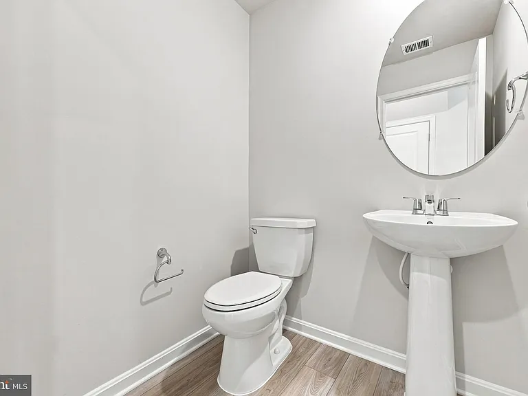 394 Seeback Dr — Photo 10
