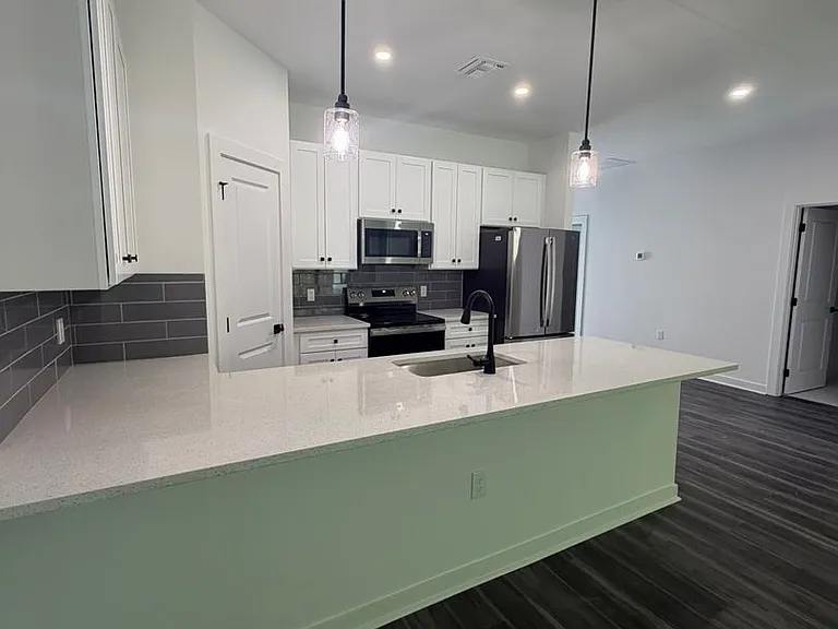 5141 27th St SW — Photo 4