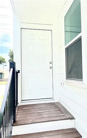 2 bed, 1.5 bath, 1100 sqft, $1,350 — Photo 2