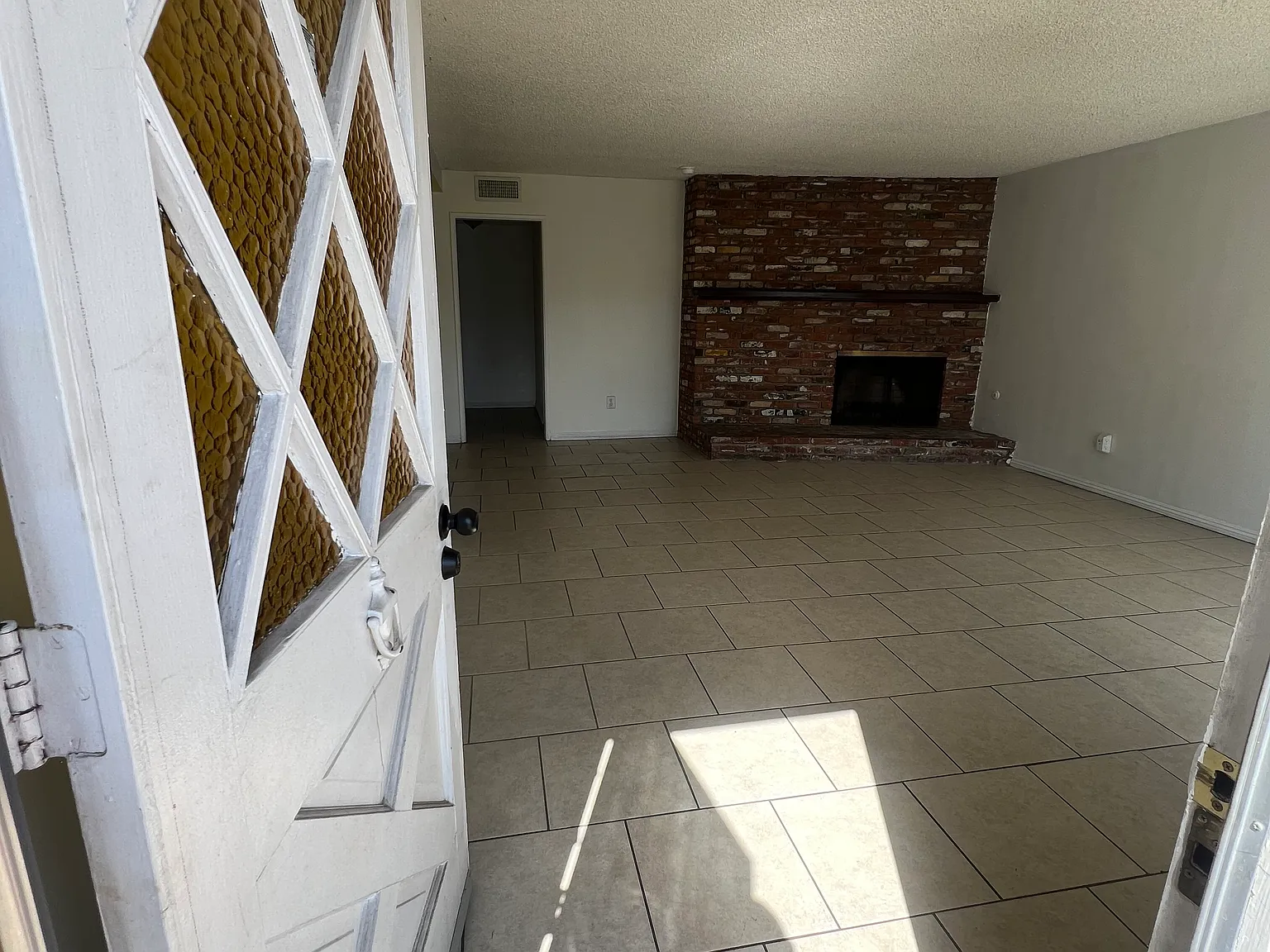 2 bed, 1.5 bath, $2,500 — Photo 3