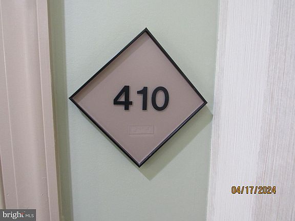 5th image of 300 Tyler Ct Unit 410