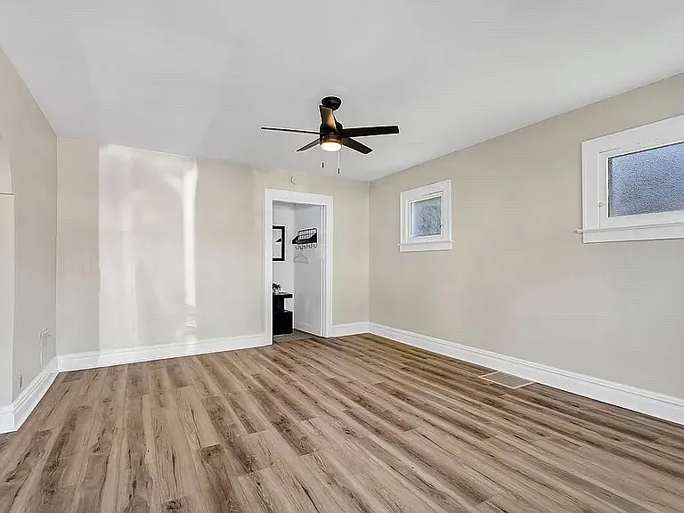 4918 Tiemann Ave — Photo 6