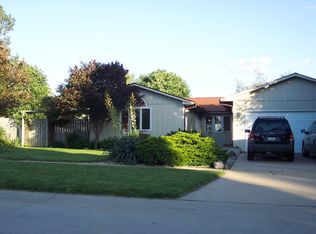 2803 Santa Ana Rd, Champaign, IL 61822