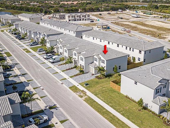 3rd image of 2685 SE 12th St #2685