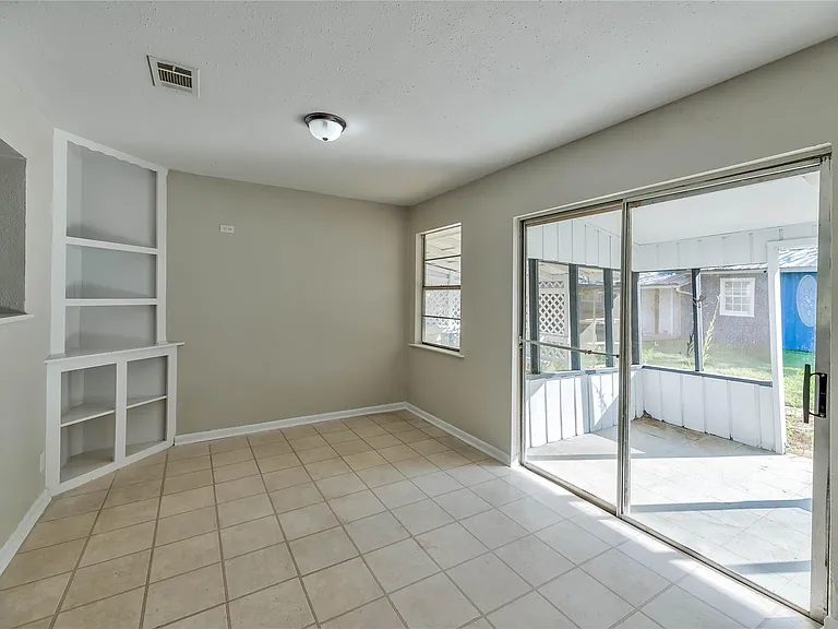 2778 FM 3277 — Photo 11