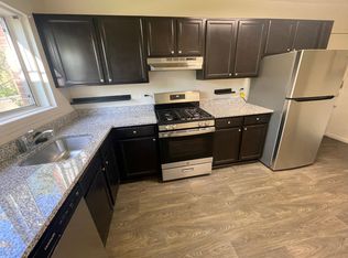 10684 Weymouth St APT 4, Bethesda, MD 20814