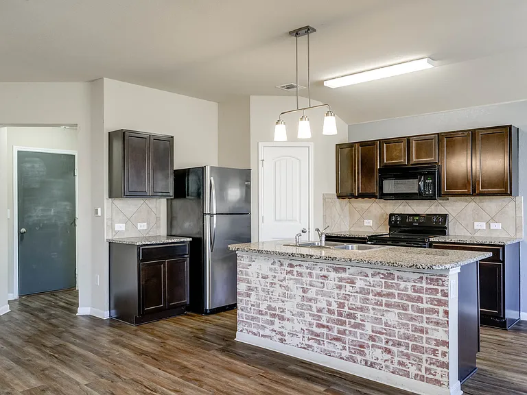 5800 Montrelia Dr — Photo 16