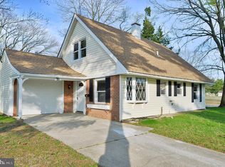 2 Shield Ln, Willingboro, NJ 08046