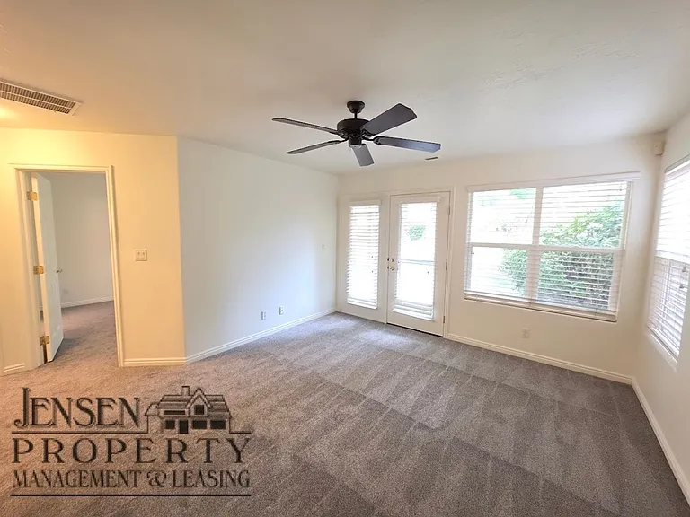 153 N Turnbury Ln — Photo 46