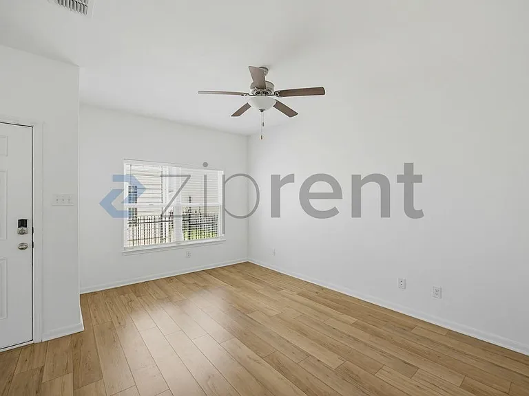 10843 Emerick St — Photo 6