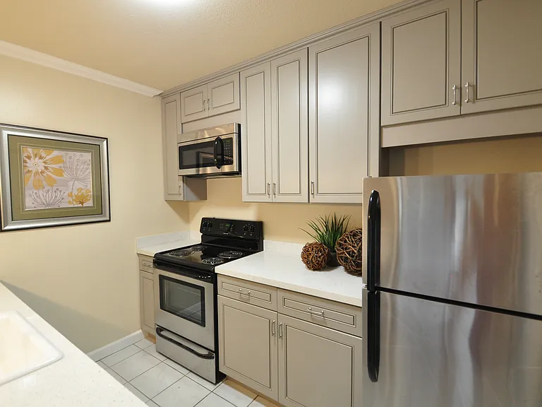 Oak Park Manor — Photo 50