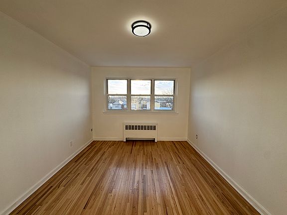 3rd image of 1053 Revere Ave #2F