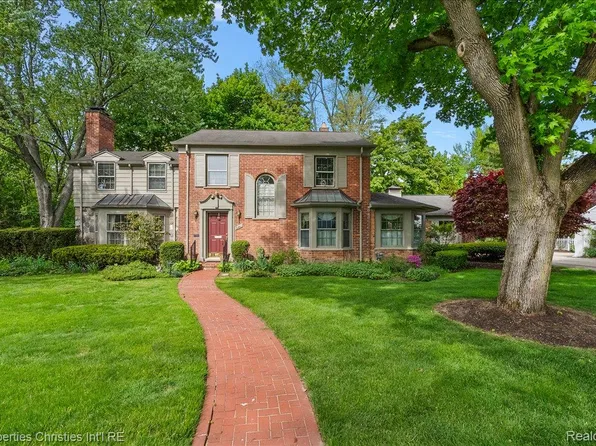 341 Westwood Dr, Bloomfield Hills, MI 48301
