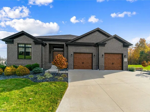 2645 Waters Edge Dr, Columbiana, OH 44408