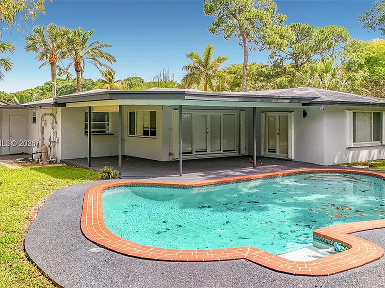 4330 SW 7th St — Photo 56