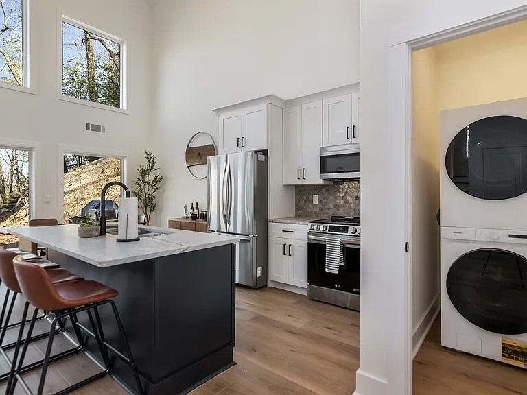 914 Hickory Dr — Photo 20