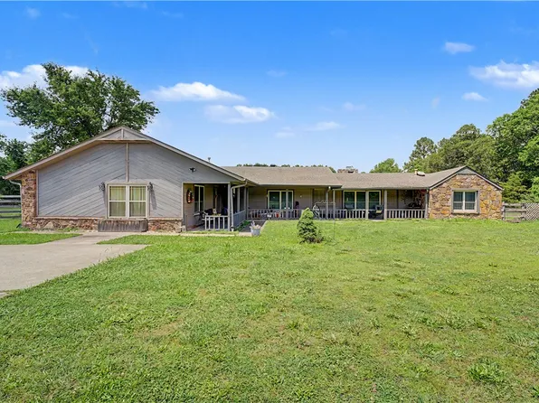 7936 W Wedington Dr, Fayetteville, AR 72704