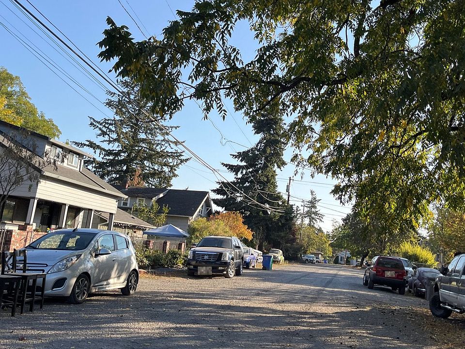 2nd image of 6758 SE 77th Ave