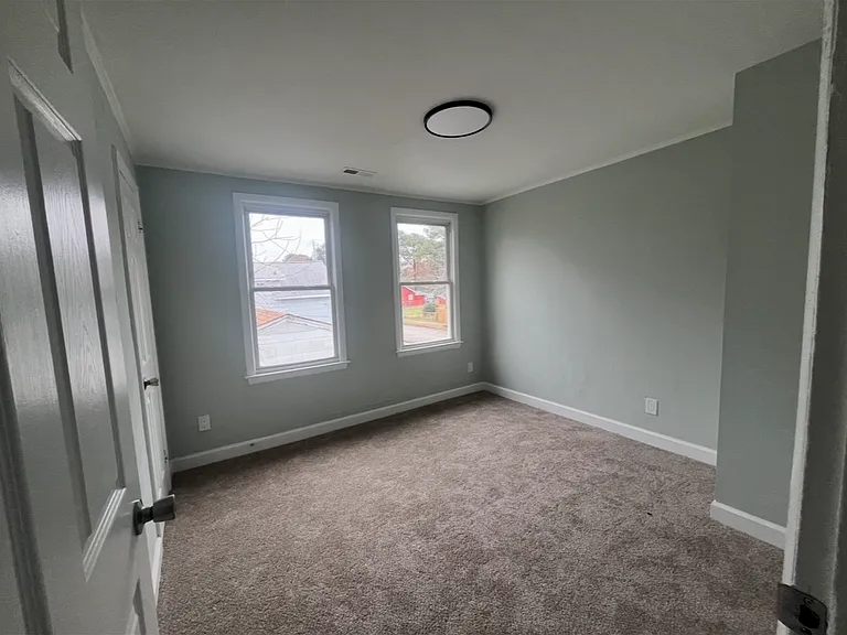2774 McKann Ave — Photo 10