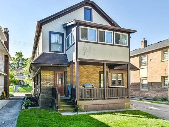 2nd image of 1621 Wealthy St SE #1