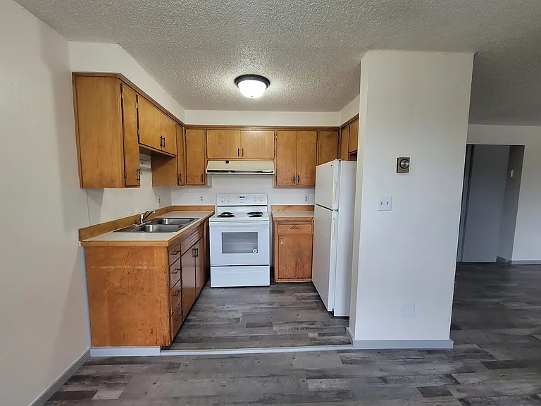 2785 Oak St — Photo 24