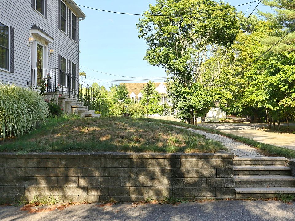 2nd image of 3 Rhododendron Ave