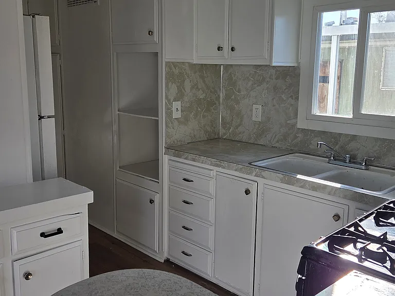 3700 Collins Rd #GW7 — Photo 2