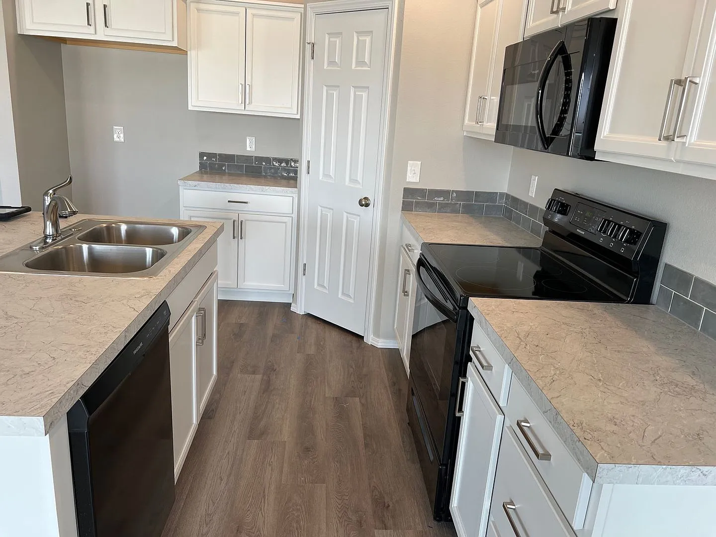 3 bedroom, 2 bath home on a cul-de-sac — Photo 3