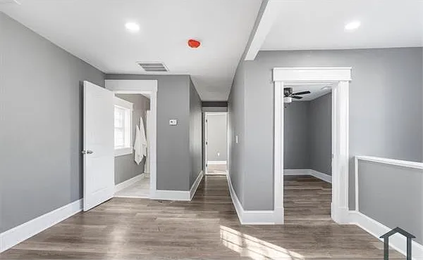 400 S Augusta Ave — Photo 12
