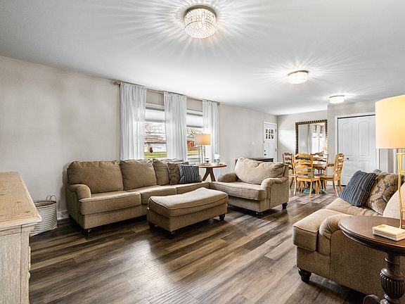 4th image of 16019 Lorel Ave