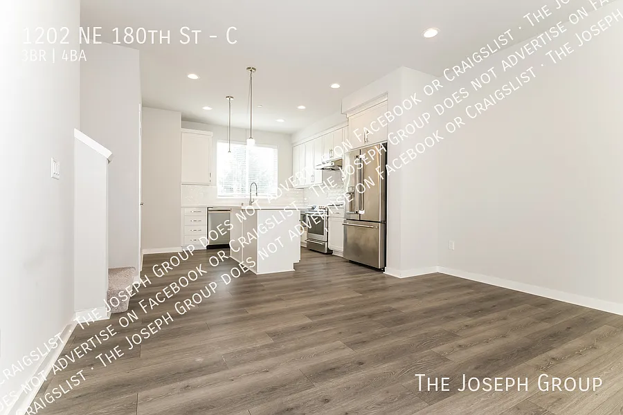Building Photo - 1202 NE 180th St #C