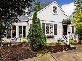 2231 Sharon Rd, Charlotte, NC 28207