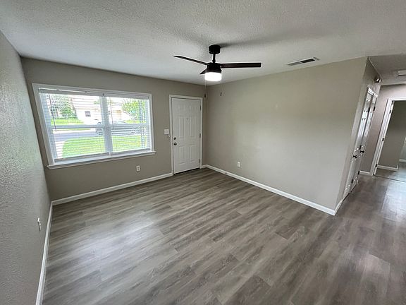 4th image of 1220 Chapman Dr