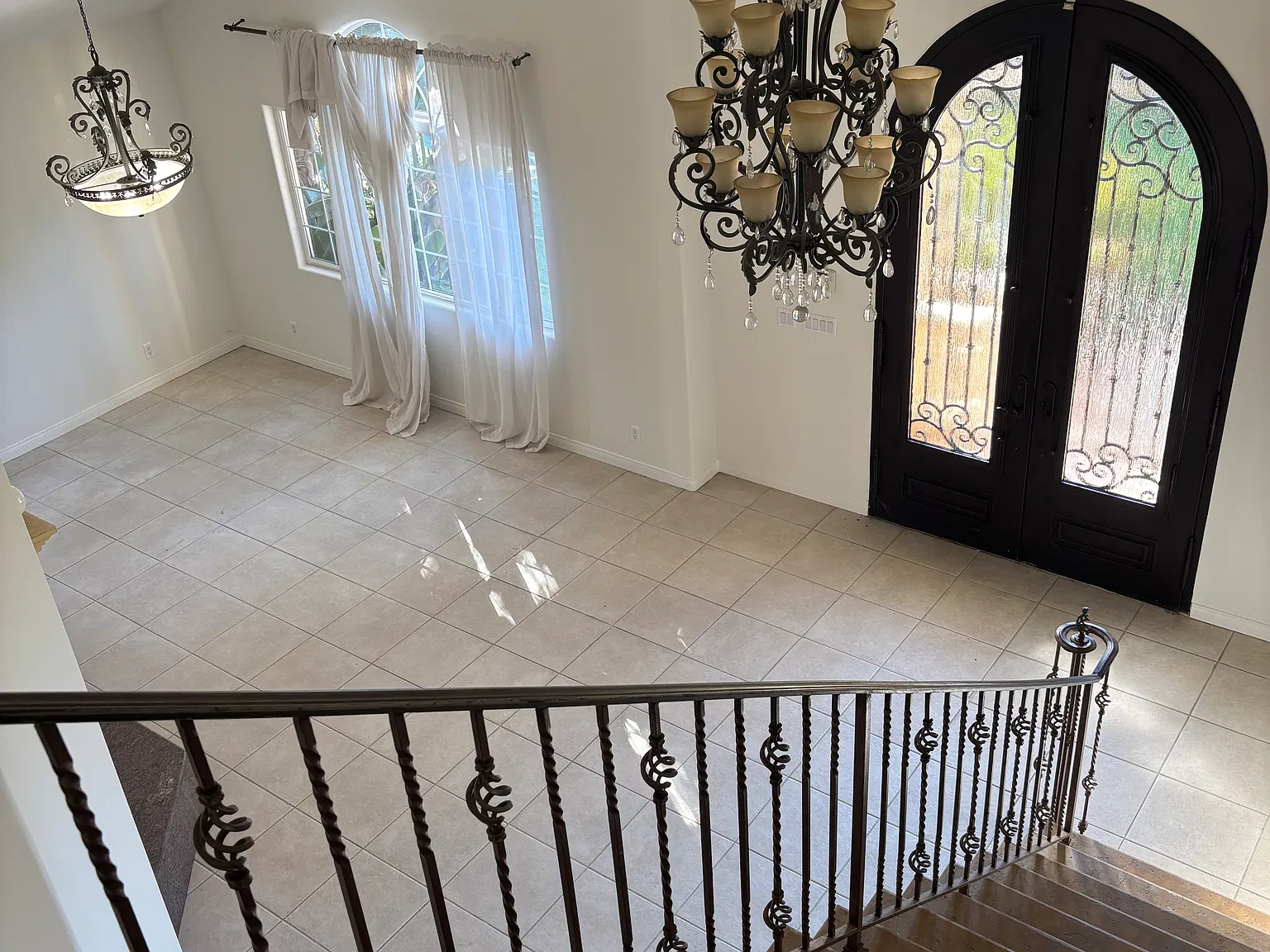 7 bed, 3946 sqft, $9,950 — Photo 4