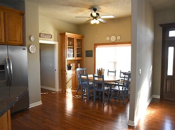3rd image of 221 Tonkawa Trl